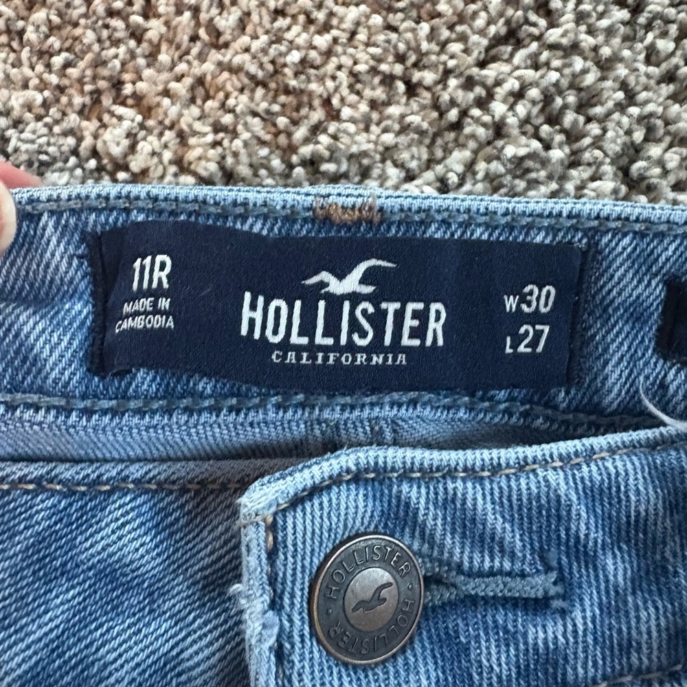 Hollister Hi Rise Mom Jeans - Picture 3 of 5